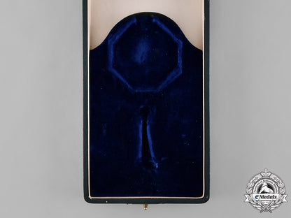 lithuania,_republic._an_order_of_grand_duke_gediminas,_i_class_case,_by_hugeunin_frères_m19_9834_1