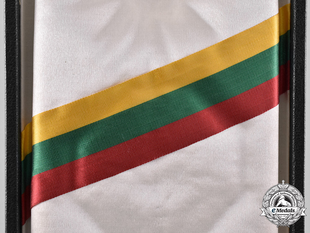 lithuania,_republic._an_order_of_grand_duke_gediminas,_i_class_case,_by_hugeunin_frères_m19_9838_1