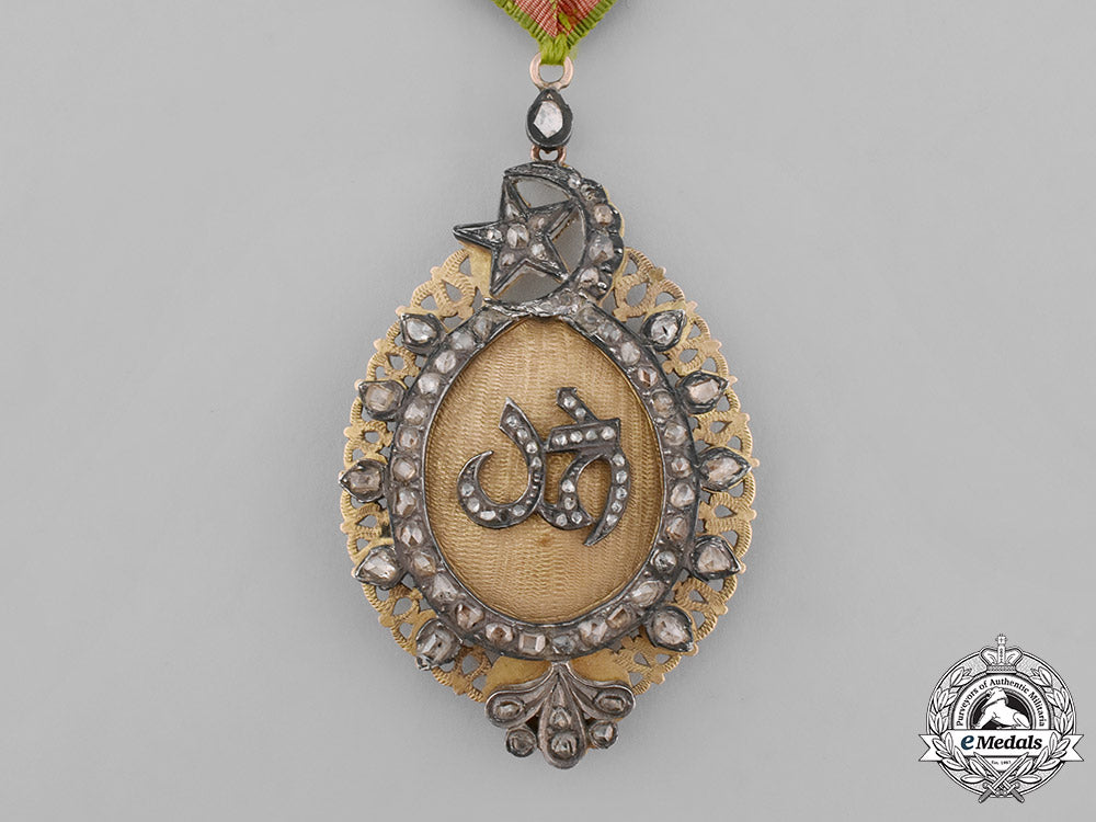 tunisia,_ahmad_i_ibn_mustafa._an_order_of_glory,_commander_in_gold&_diamonds,_c.1850_m19_9844_1_2