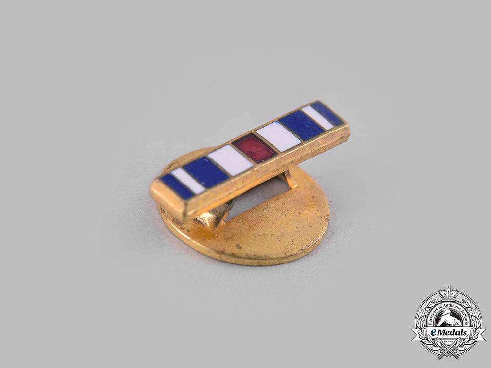 united_states._a_silver_star&_purple_heart_to_pte_arthur_t._blaquiere,_kia_in_luzon,_philippines,1945_m19_9933