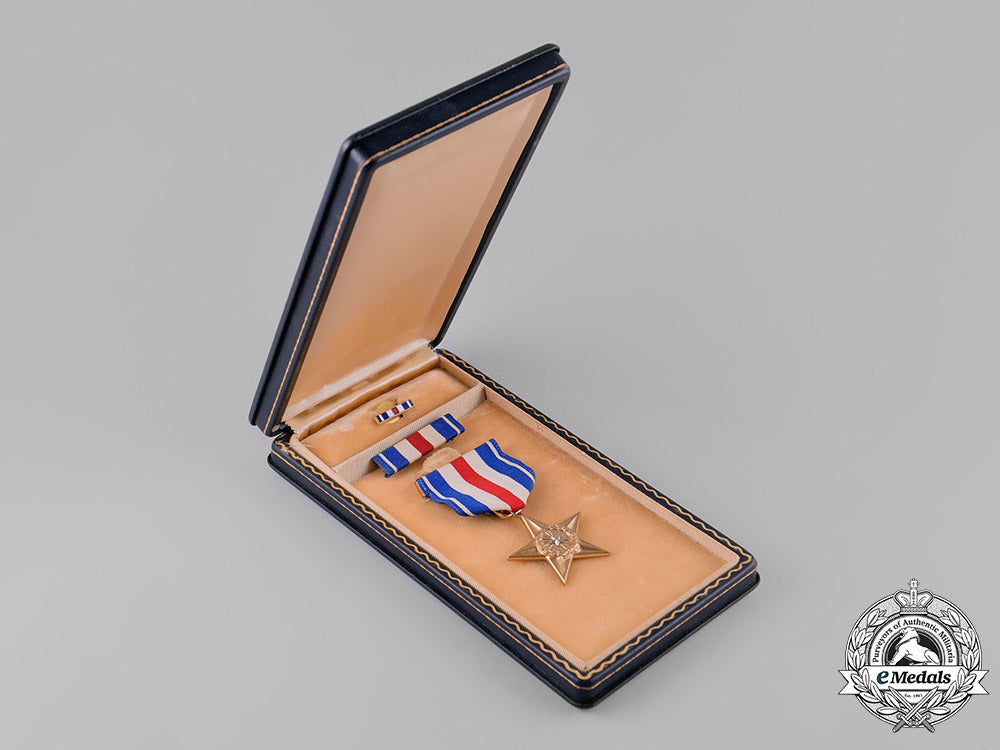 united_states._a_silver_star&_purple_heart_to_pte_arthur_t._blaquiere,_kia_in_luzon,_philippines,1945_m19_9936