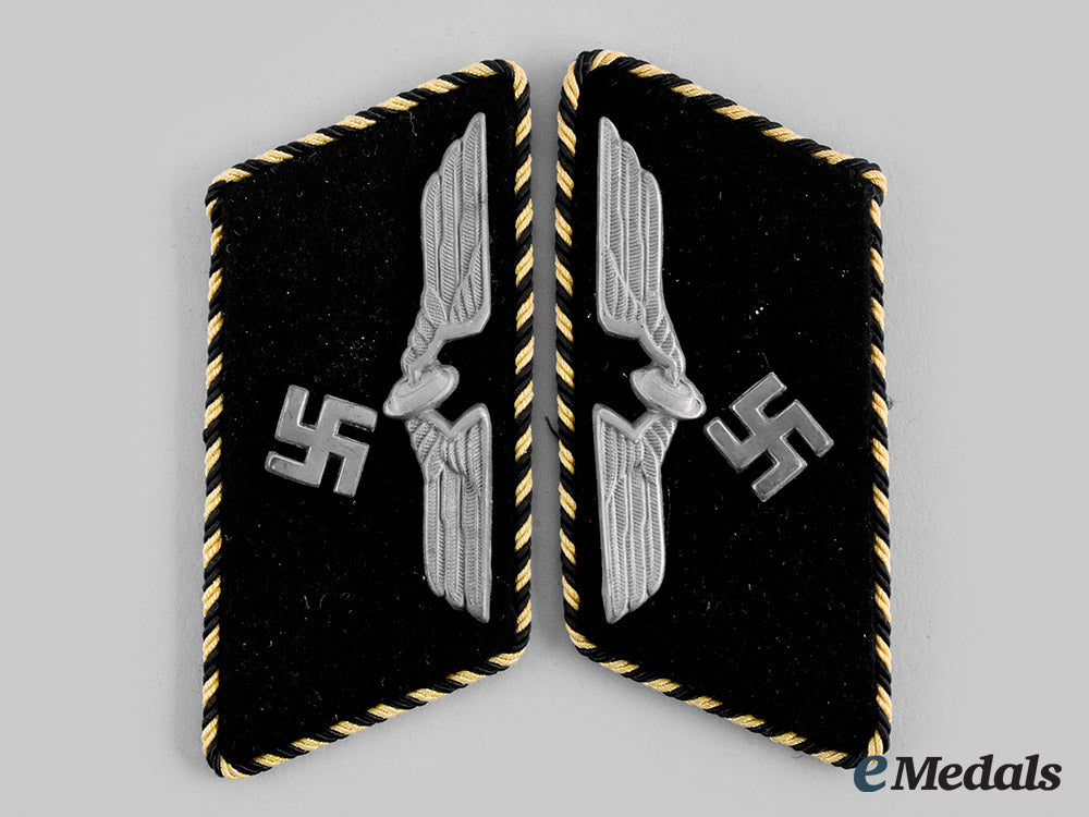 germany,_reichsbahn._a_pair_of_reichsbahn_nco_paygroup12-17_collar_tabs_m20_00051
