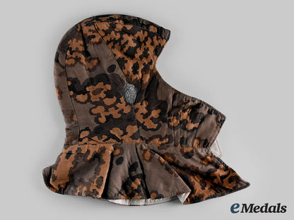 germany,_ss._a_waffen-_ss_reversible“_b”_pattern_oak_leaf_camouflage_hood_m20_00198