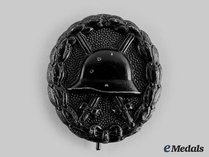 germany,_imperial._an_oldenburg_friedrich_august_cross_award_group_m20_00447_1