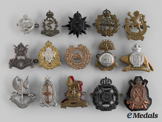 canada,_commonwealth._a_lot_of_fifteen_quebec_themed_regimental_badges_m20_00493_1