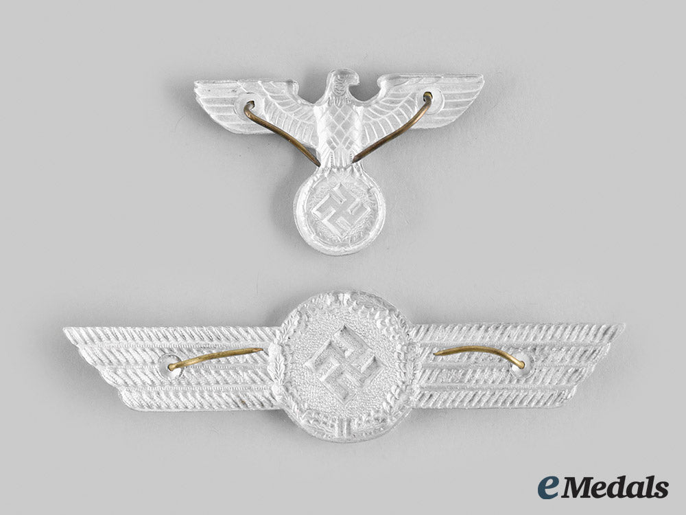 germany,_luftwaffe._a_set_of_luftwaffe_civilian_personnel_cap_insignia_m20_00609_1