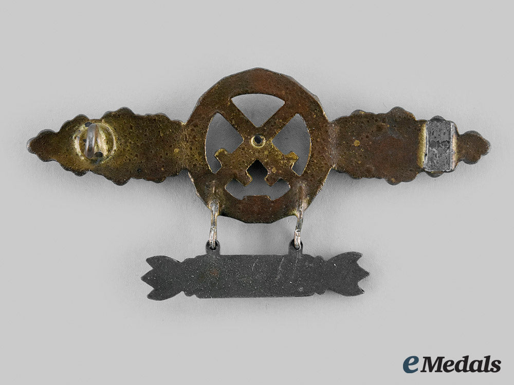 germany,_luftwaffe._an_air-_to-_ground_support_squadron_clasp,_with300_hanger_m20_00706