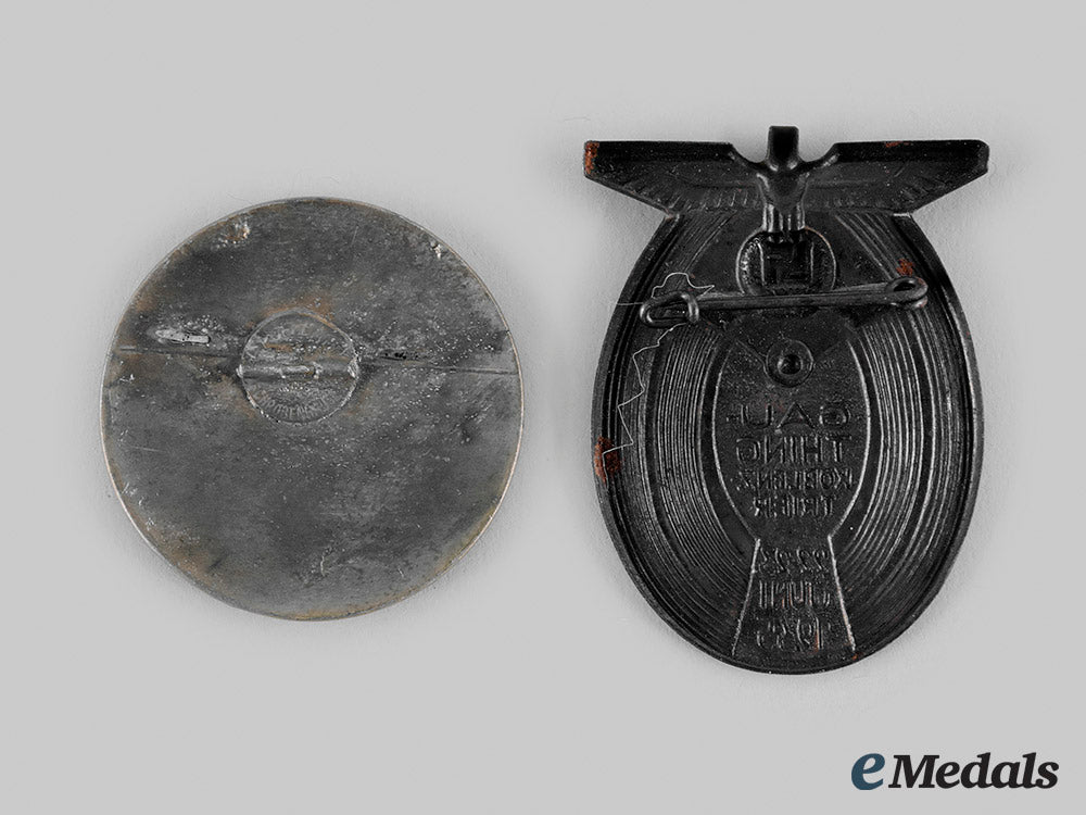 germany,_third_reich._a_pair_of_commemorative_badges_m20_00796_1