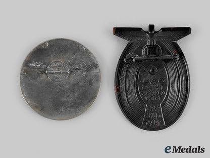 germany,_third_reich._a_pair_of_commemorative_badges_m20_00796_1