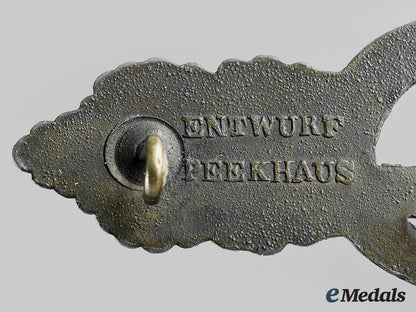 germany,_kriegsmarine._a_u-_boat_clasp,_bronze_grade,_by_schwerin_m20_00825_2_1_1