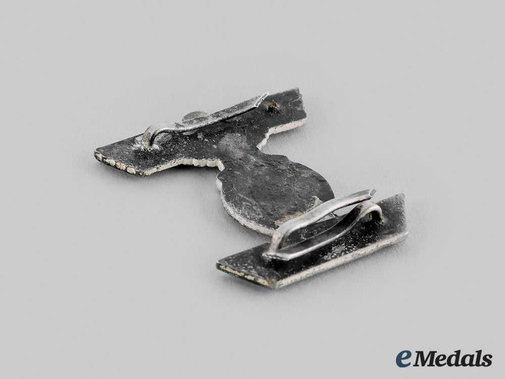 germany,_wehrmacht._a_clasp_to_the1939_iron_cross,_ii_class,_type_ii_m20_00845