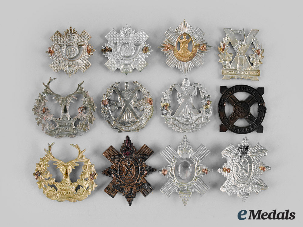 united_kingdom._a_lot_of_twelve_glengarry_badges_m20_00860_1