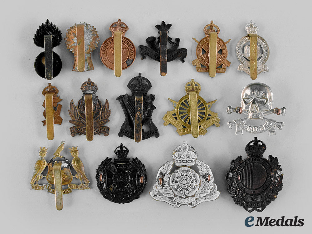 united_kingdom._a_lot_of_fifteen_cap_badges_m20_00863_1