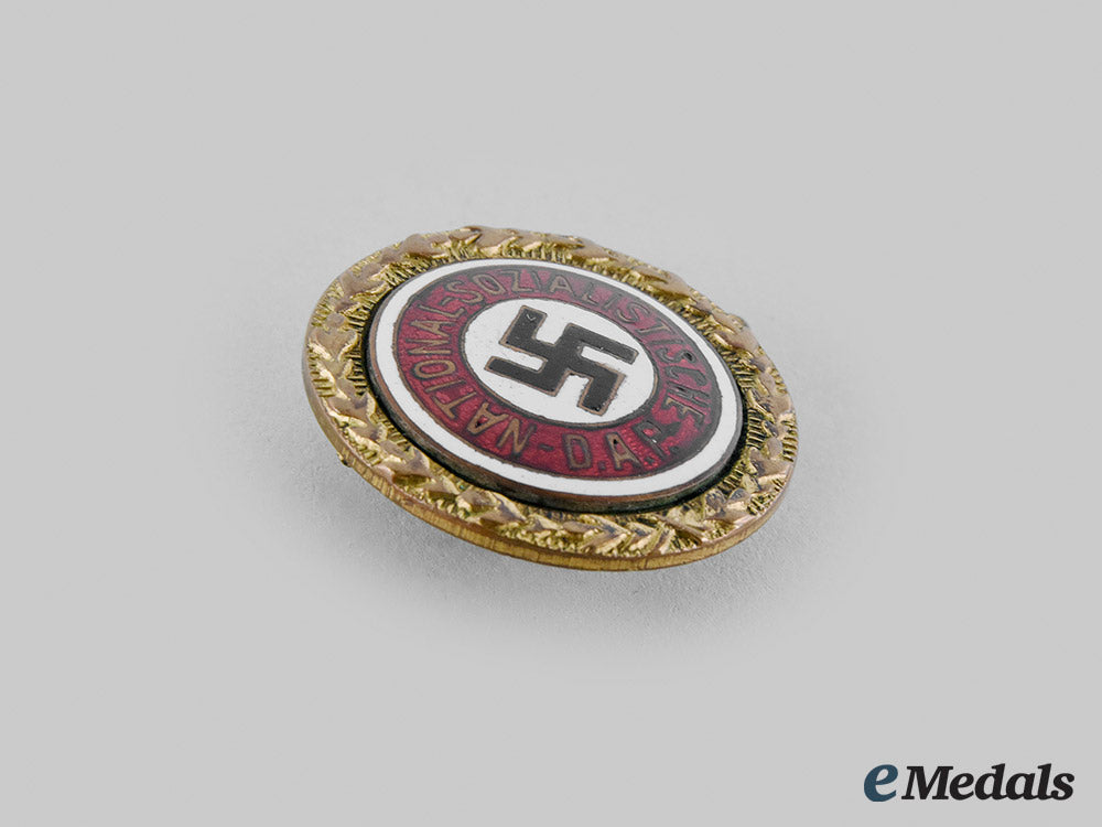 germany,_nsdap._a_golden_party_badge,_small_version_by_josef_fuess,_to_paul_gerhards(97347)_m20_01051