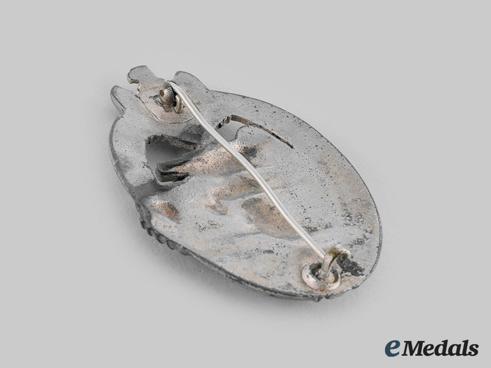germany,_wehrmacht._a_panzer_assault_badge,_silver_grade,_by_adolf_scholze_m20_01120_2_2