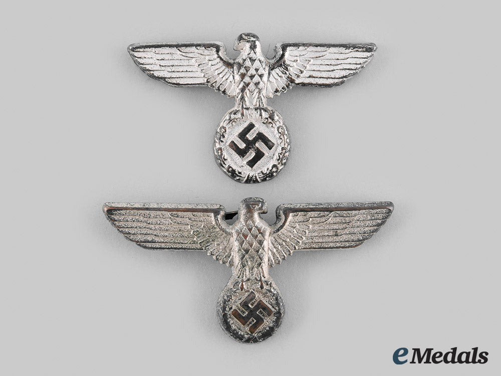 germany,_third_reich._a_pair_of_eagle_cap_insignia_m20_01137