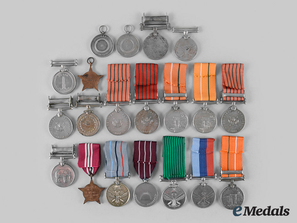 india,_republic._a_lot_of_nineteen_medals_m20_01203