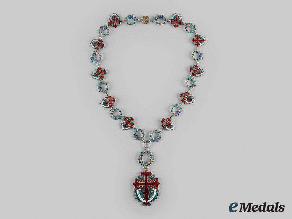 portugal,_republic._an_order_of_st._james_of_the_sword(_gcse),_collar,_by_pinhão_m.,_c.1950_m20_01237_1_1