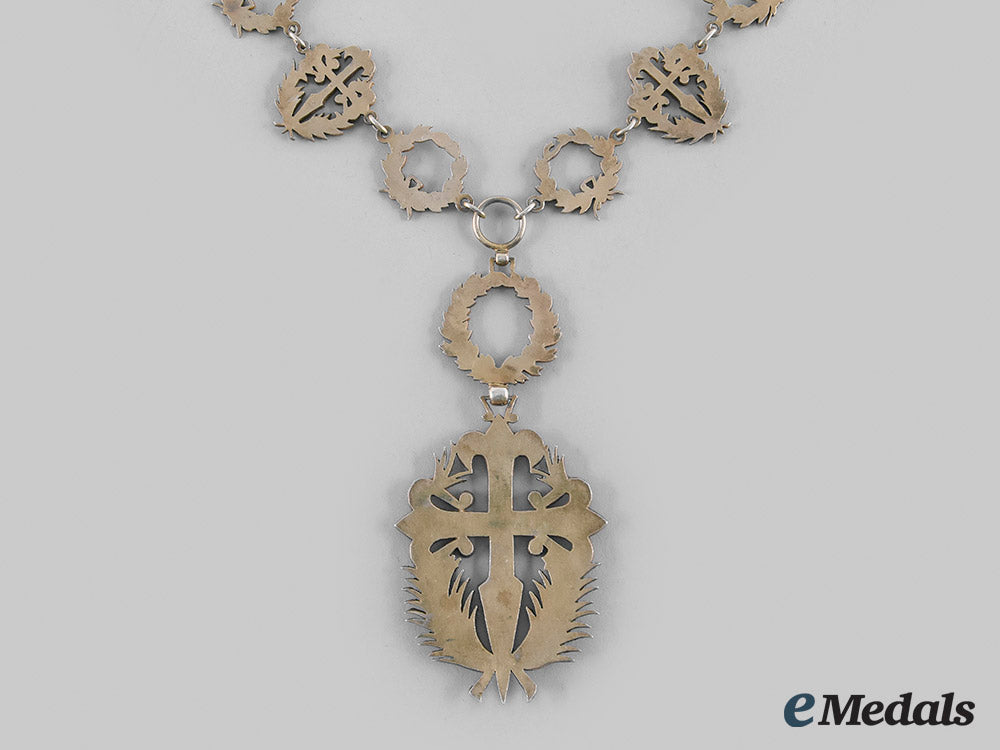 portugal,_republic._an_order_of_st._james_of_the_sword(_gcse),_collar,_by_pinhão_m.,_c.1950_m20_01239_1_1