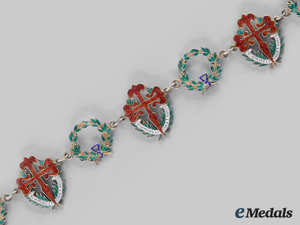 portugal,_republic._an_order_of_st._james_of_the_sword(_gcse),_collar,_by_pinhão_m.,_c.1950_m20_01241_1_1
