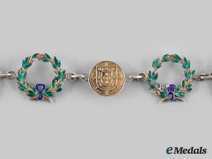 portugal,_republic._an_order_of_st._james_of_the_sword(_gcse),_collar,_by_pinhão_m.,_c.1950_m20_01243_1_1