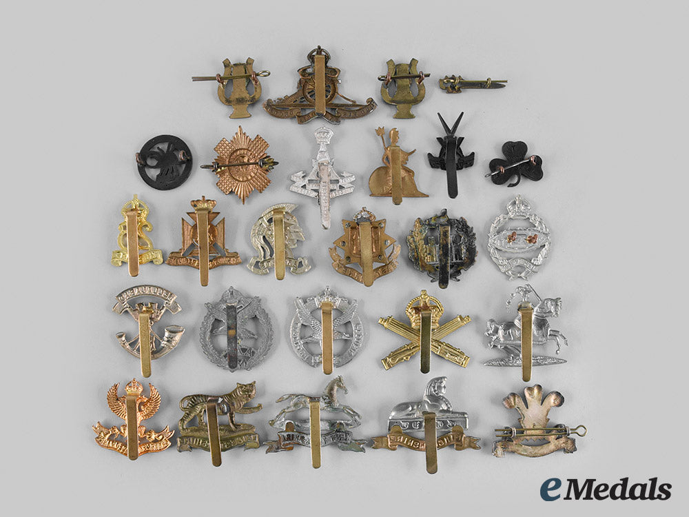 united_kingdom._a_lot_of_twenty-_six_second_war_era_regimental_cap_badges_m20_01286_1