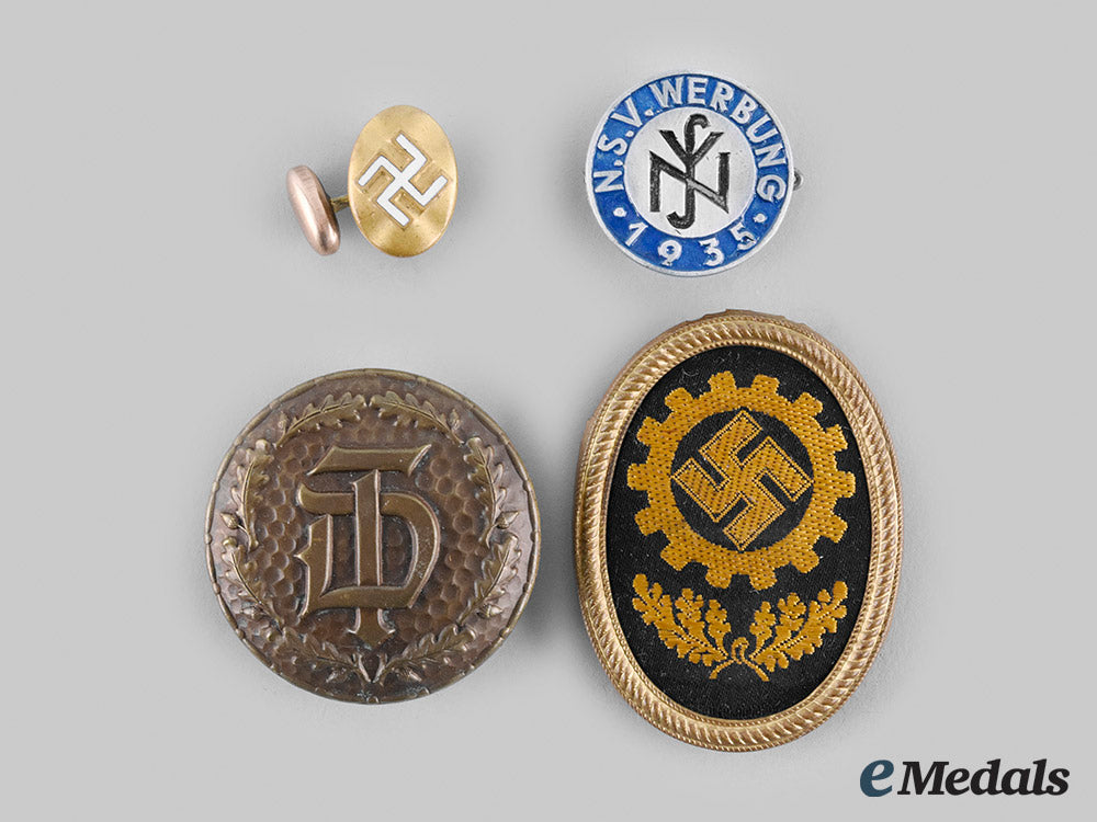 germany,_third_reich._a_lot_of_badges_and_insignia_m20_01355_1