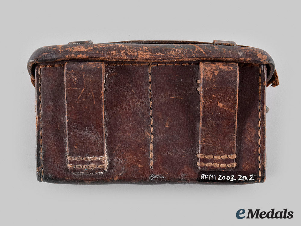 japan,_imperial._an_arisaka_cartridge_pouch_m20_01443_2