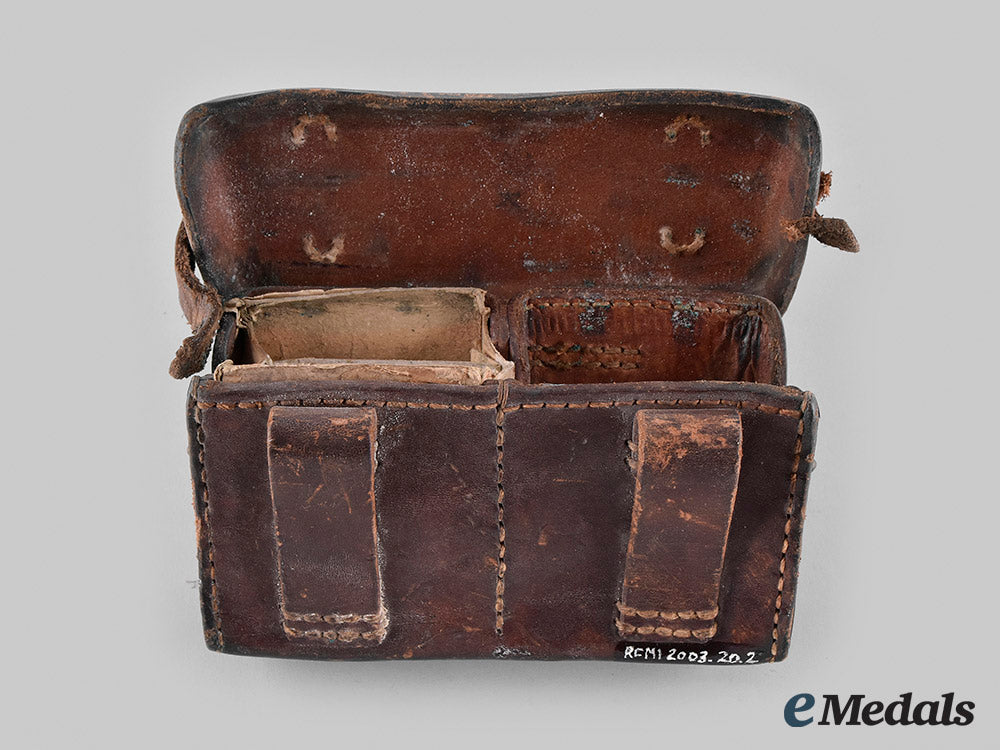 japan,_imperial._an_arisaka_cartridge_pouch_m20_01444_2