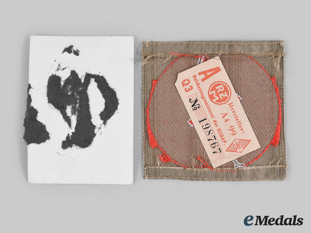 germany,_dj._a_deutsches_jungvolk_general_membership_sleeve_insignia,_with_photograph_m20_01566_1