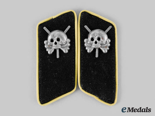 germany,_heer._a_set_of_armoured_reconnaissance_personnel_collar_tabs_m20_01626