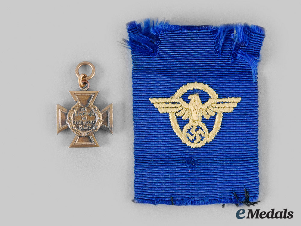 germany,_third_reich._a_border_protection_long_service_cross,_with_miniature_m20_01633