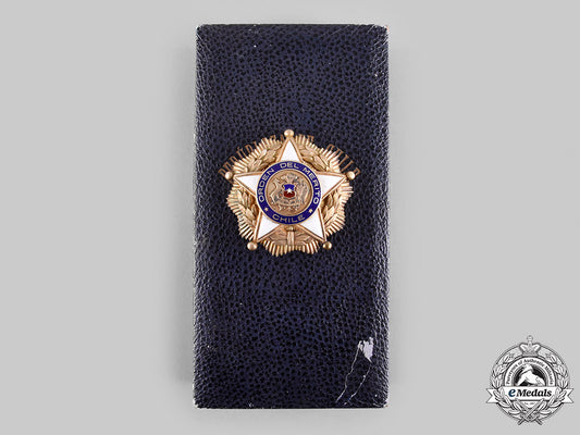 chile,_republic._an_order_of_merit,_grand_cross_star_with_case,_c.1950_m20_027_emd0785_1