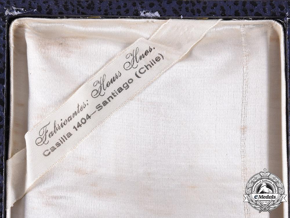 chile,_republic._an_order_of_merit,_grand_cross_star_with_case,_c.1950_m20_035_emd0770_1