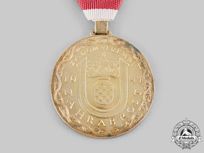 croatia,_independent_state._an_extremely_rare_ante_pavelić_golden_bravery_medal_m20_040_emd0671_1