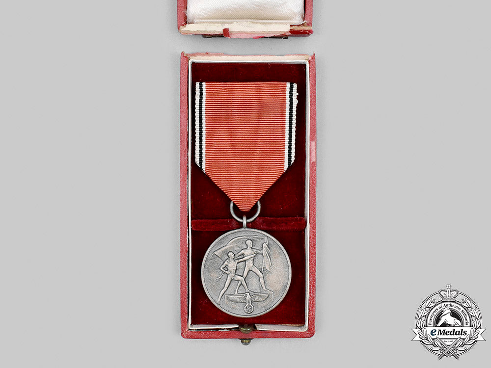 germany,_wehrmacht._an_anschluss_medal,_with_case_m20_086_mnc4049