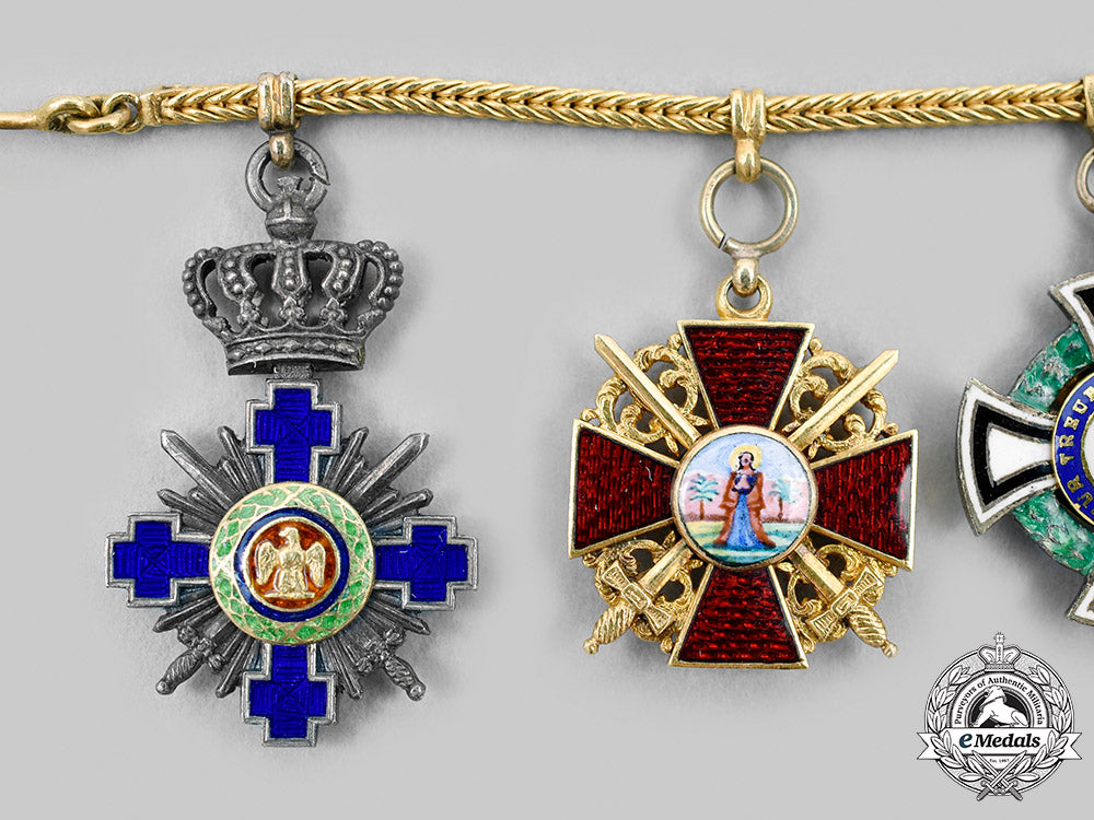 russia,_imperial._a_miniature_medal_chain_in_gold_m20_1010m20_998_mnc0232_1