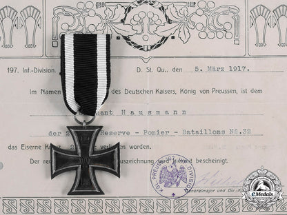germany,_imperial._a1914_iron_cross_ii_class_by_neun_with_award_document_to_leutnant_hausmann_m20_114_emd5019