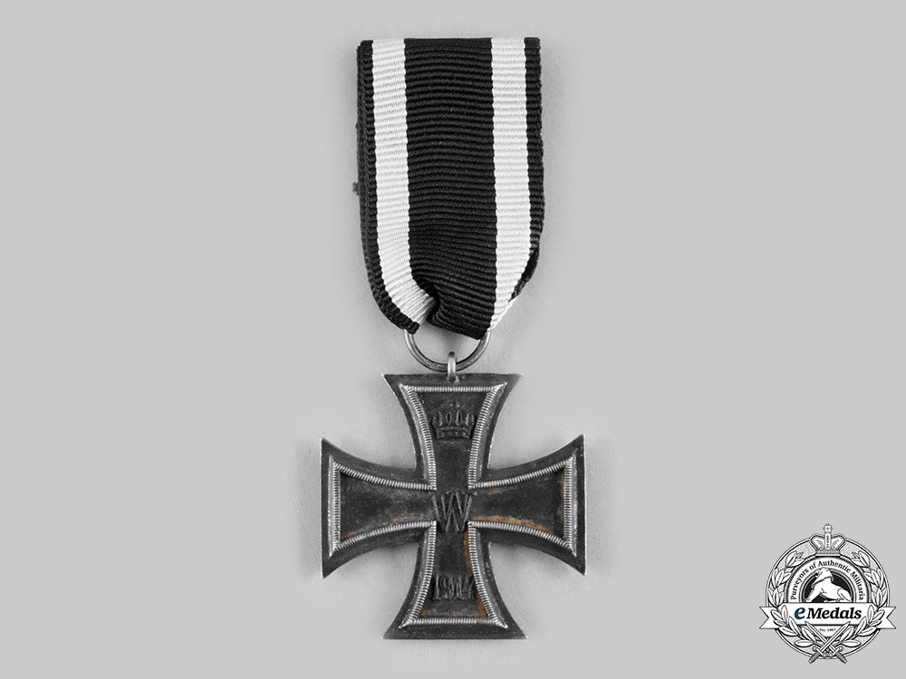 germany,_imperial._a1914_iron_cross_ii_class_by_neun_with_award_document_to_leutnant_hausmann_m20_115_emd5025