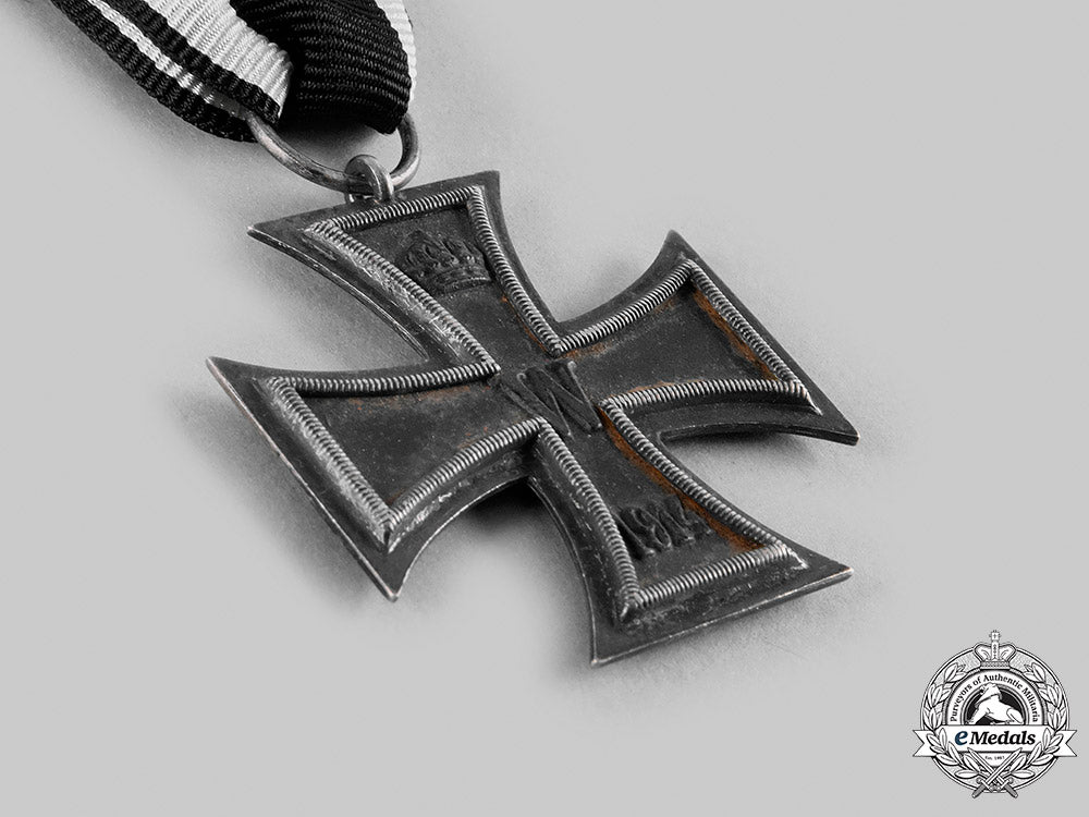germany,_imperial._a1914_iron_cross_ii_class_by_neun_with_award_document_to_leutnant_hausmann_m20_118_emd5036