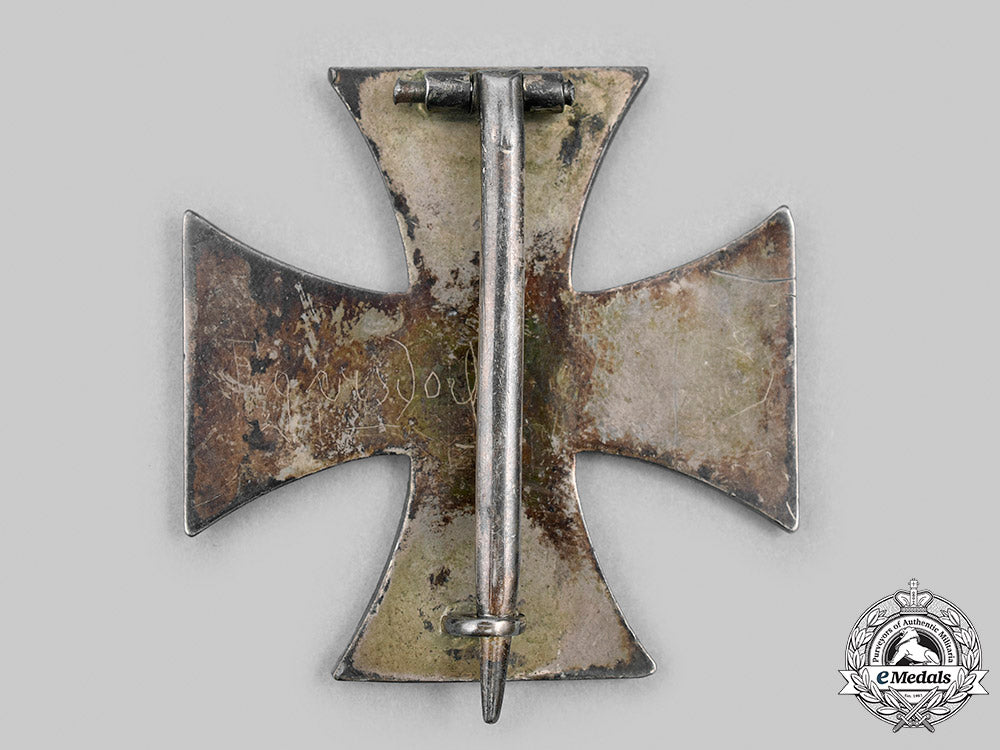 germany,_imperial._a1914_iron_cross_i_class,_with_case,_by_carl_dillenius_m20_1693_mnc5579