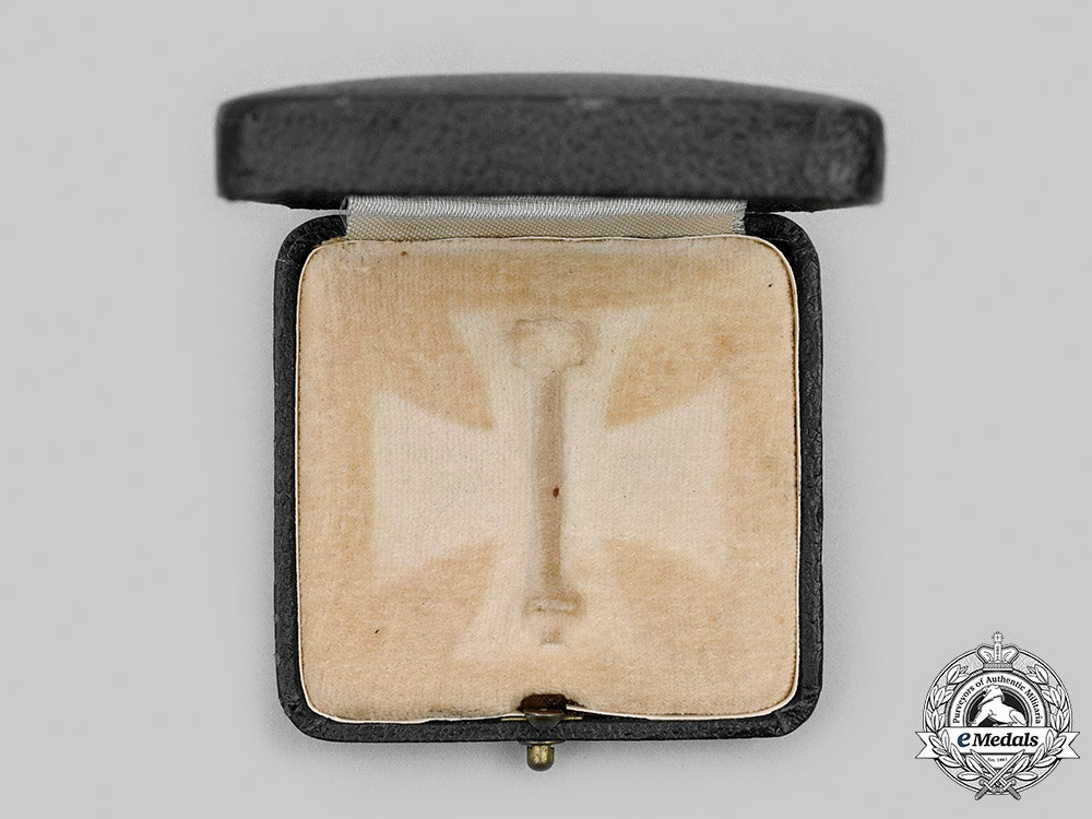 germany,_wehrmacht._a1939_iron_cross_i_class,_with_case,_by_rudolf_souval_m20_1704_mnc5597