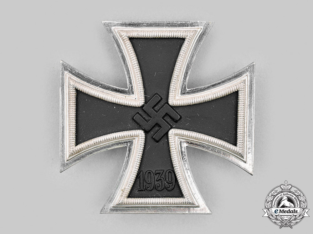germany,_wehrmacht._a1939_iron_cross_i_class,_with_case,_by_wilhelm_deumer_m20_1768_mnc5741