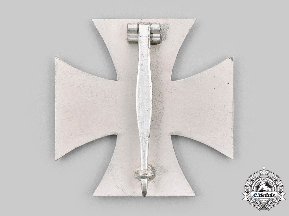 germany,_wehrmacht._a1939_iron_cross_i_class,_with_case,_by_wilhelm_deumer_m20_1769_mnc5743