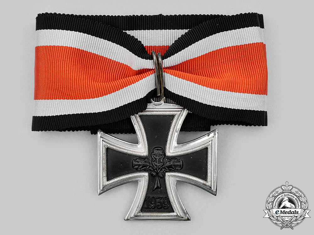 germany,_federal_republic._a_knight’s_cross_of_the_iron_cross,_with_case,_early1957_version_m20_1813_mnc5875