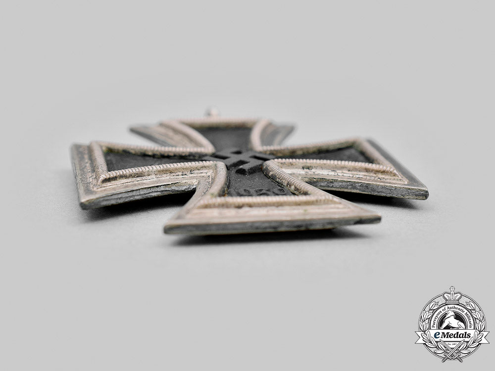 germany,_wehrmacht._a1939_iron_cross_ii_class,_by_arbeitsgemeinschaft_hanau_m20_1860_mnc6131_1