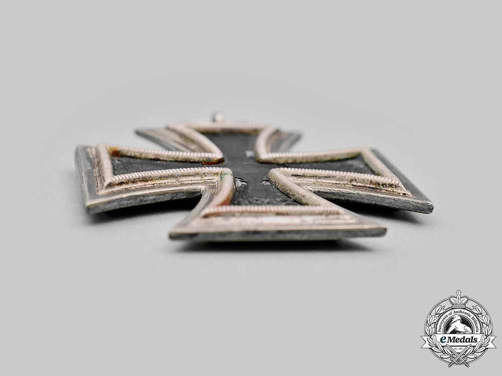 germany,_wehrmacht._a1939_iron_cross_ii_class,_by_arbeitsgemeinschaft_hanau_m20_1861_mnc6132_1