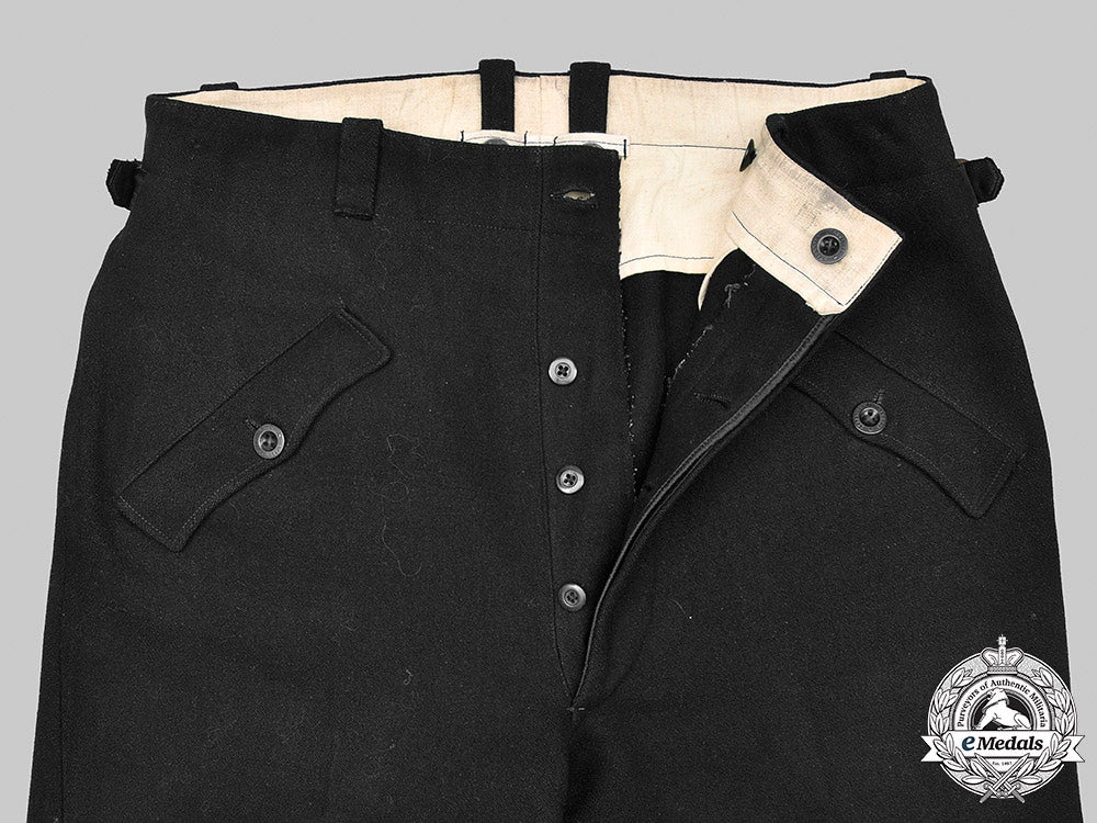 germany,_heer._a_pair_of_heer_panzer_crew_trousers_m20_1888_mnc6327