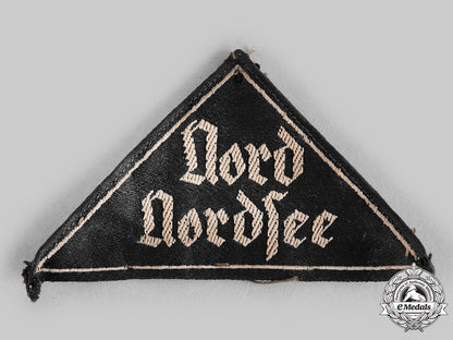 germany,_third_reich._a_league_of_german_girls_nord_nordsee_district_sleeve_triangle_m20_1920_emd0479_1