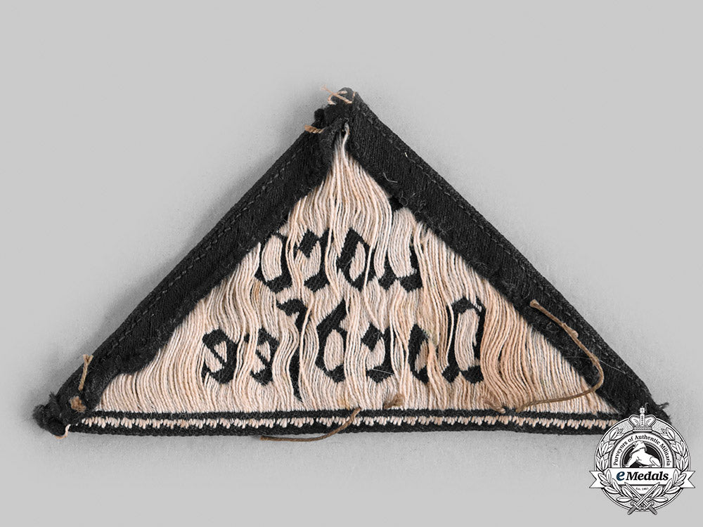 germany,_third_reich._a_league_of_german_girls_nord_nordsee_district_sleeve_triangle_m20_1921_emd0481_1